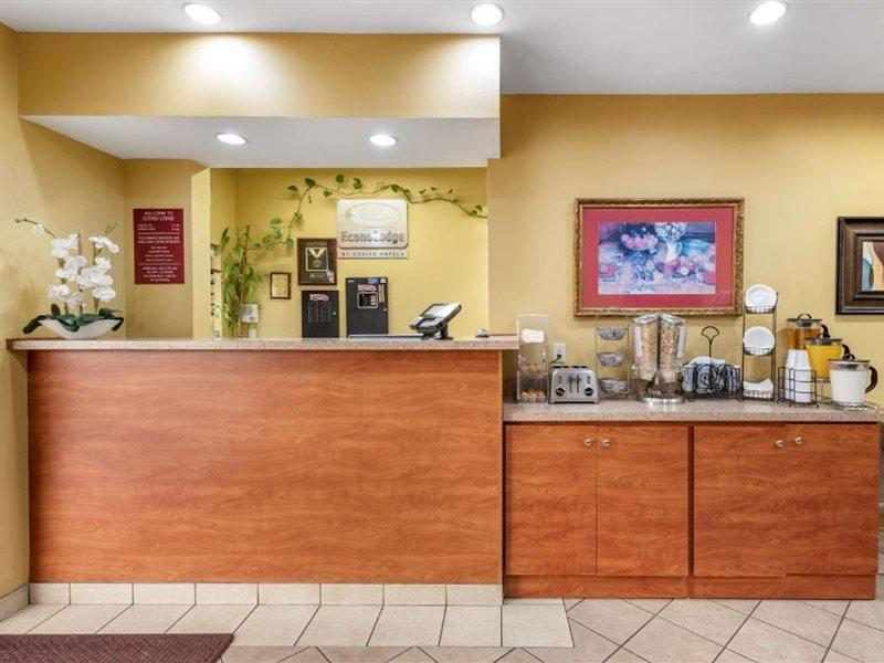Econo Lodge Louisville Airport Exterior foto