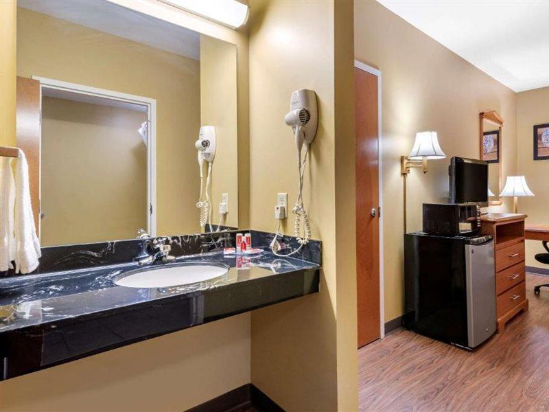 Econo Lodge Louisville Airport Exterior foto