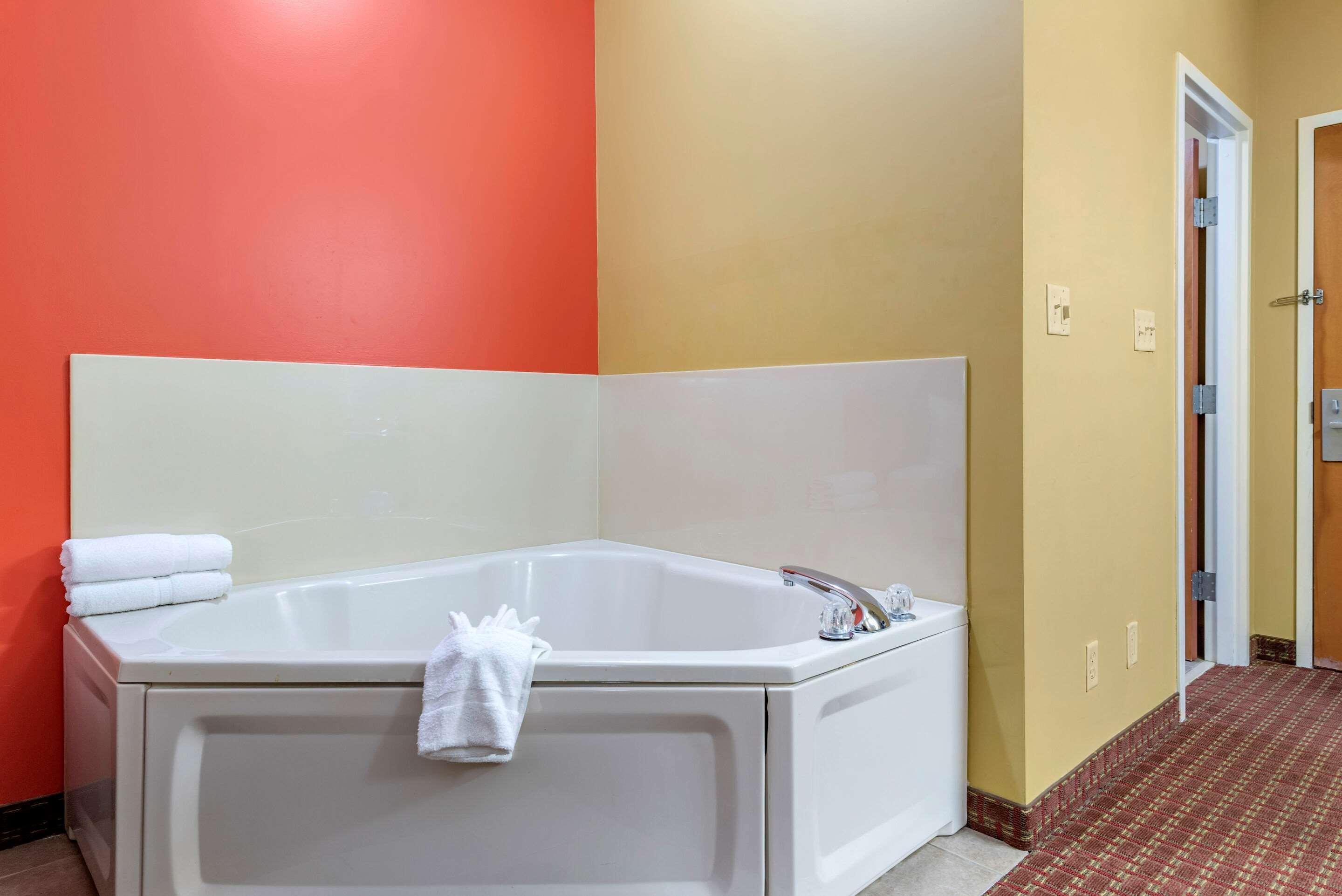 Econo Lodge Louisville Airport Exterior foto
