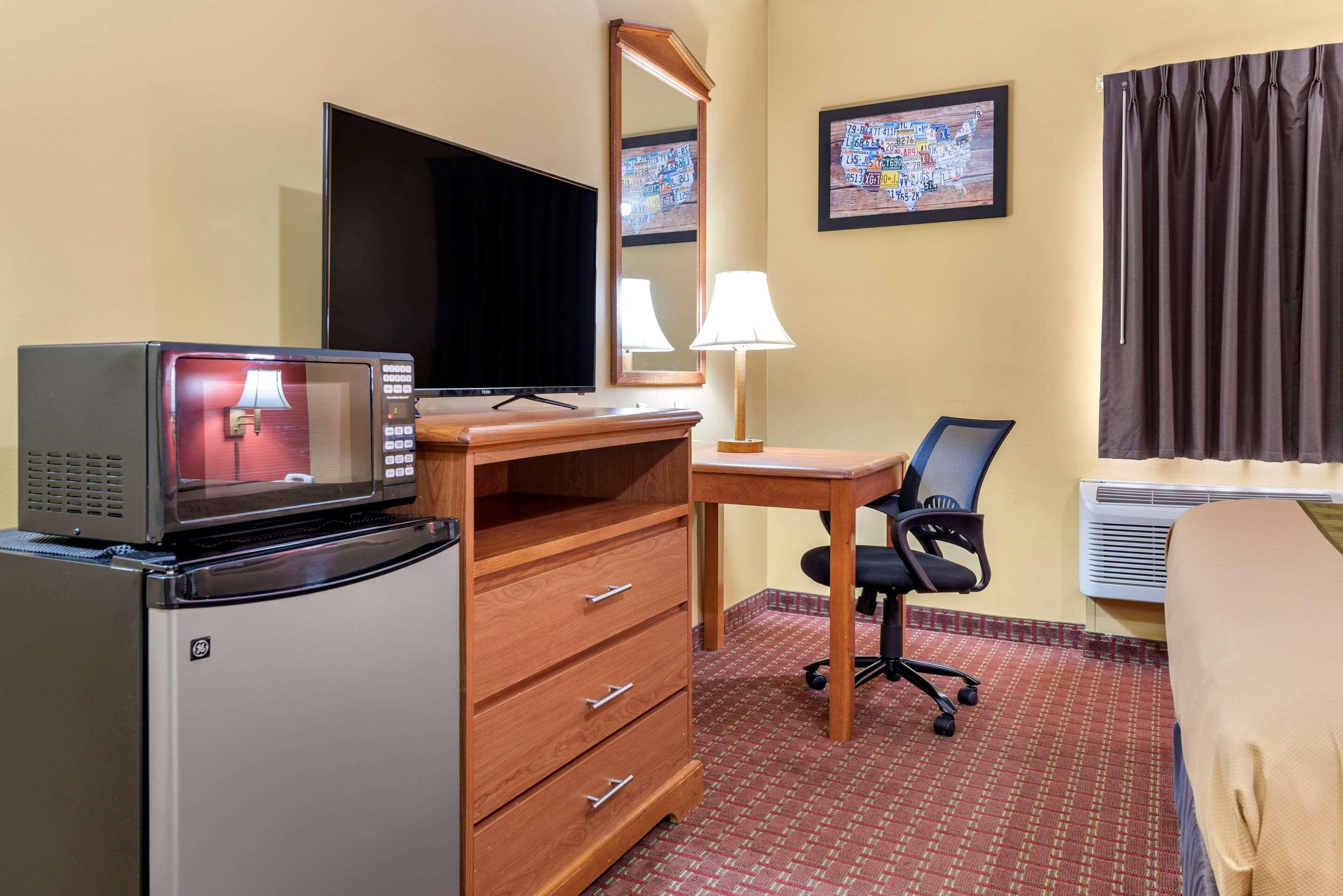 Econo Lodge Louisville Airport Exterior foto