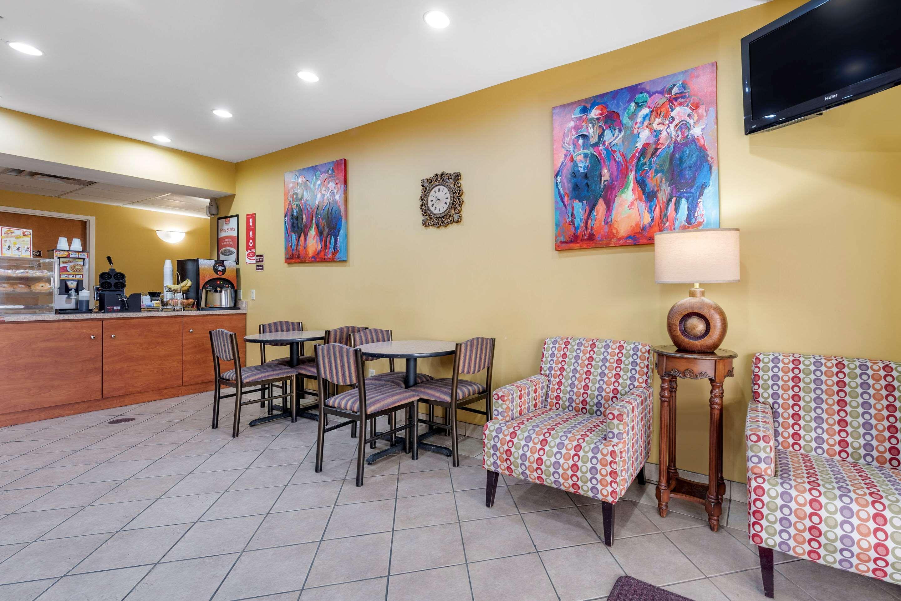 Econo Lodge Louisville Airport Exterior foto